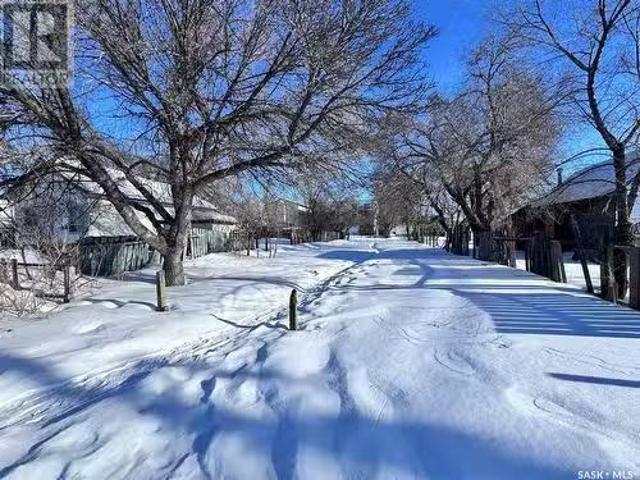 134 V Avenue S, Saskatoon, SK, S7M 3C9 vacant land for sale.