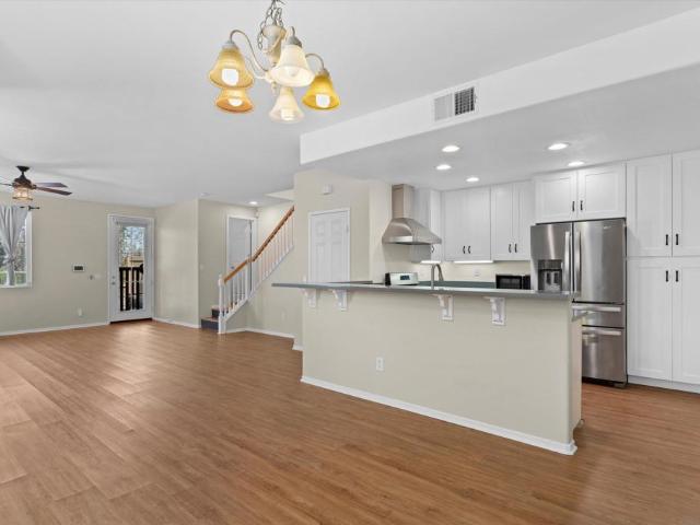 1354 Normandy Dr