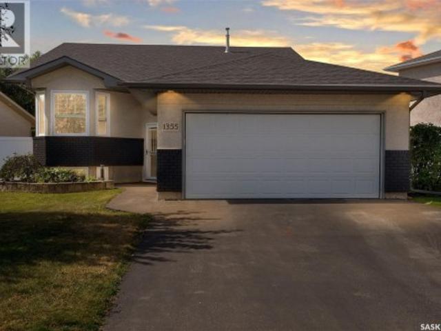 1355 Maple Leaf Crescent N, Regina, SK, S4X 4J4 house for sale | Listing ID SK047024 | Royal LePage