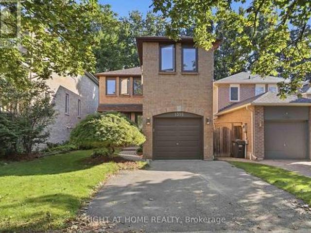 1355 Boulder Creek Crescent, Mississauga, ON, L5J 4N7 house for sale | Listing ID W13781 | Royal LePage