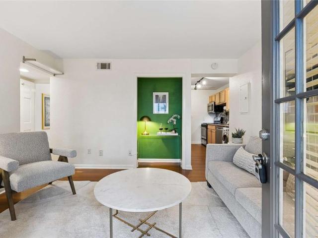 1355 Euclid Avenue NE 27