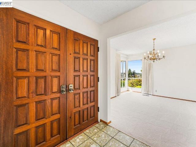 1356 Scenicview Dr