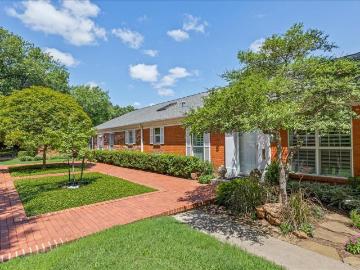 1357 Roaring Springs Rd, Fort Worth, TX 76114 | MLS #21287