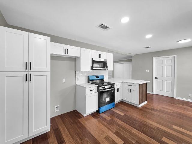 13595 Leaning Oaks Drive