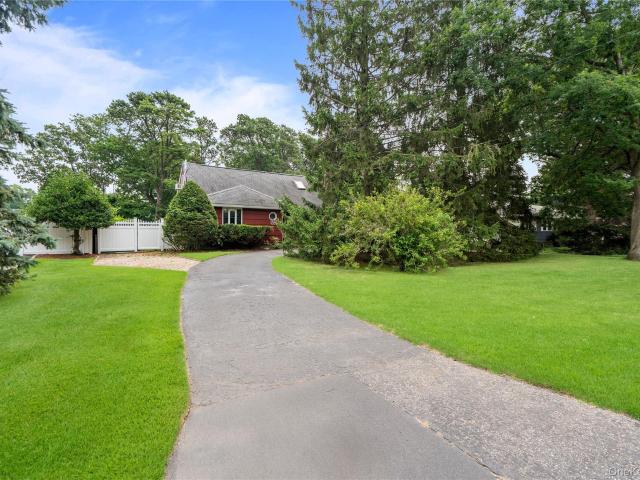 1359 Manor Lane
