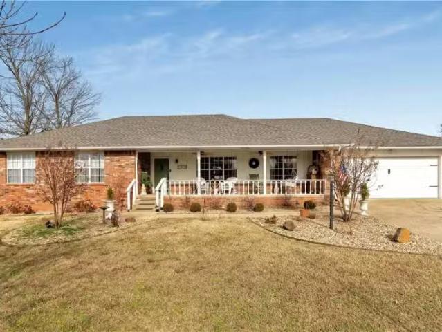 1350 CLEAR CREEK DR, SPRINGDALE, AR 72764