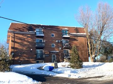1350 Laurier Street #1: 2 Bedroom Apartment Rockland