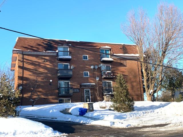 1350 Laurier Street #202: 1 Bedroom Apartment Rockland