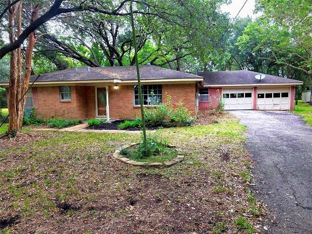 1350 th St, Santa Fe, TX 77510