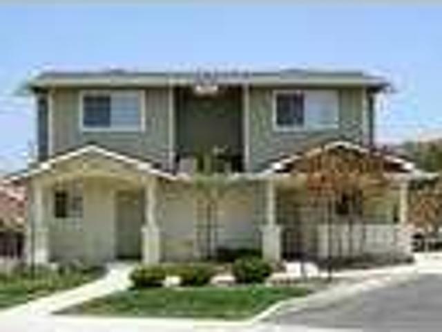 $1350 / 2br 1150ftÂ² Well Maintained Townhouse