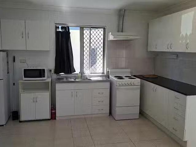 1/350 358 Sturt Street, Townsville City, QLD 4810
