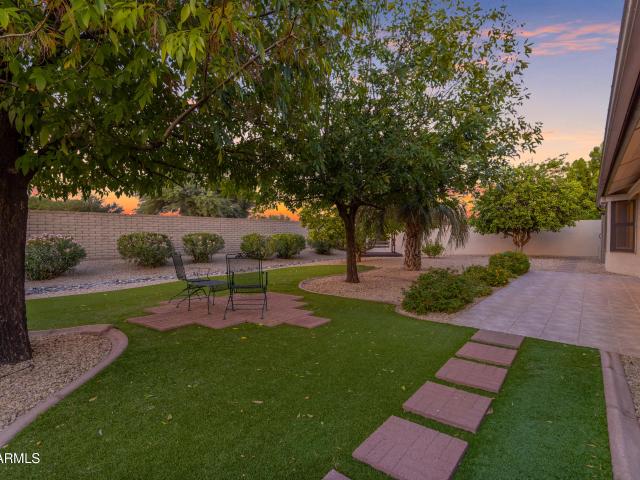 13518 w gable hill drive