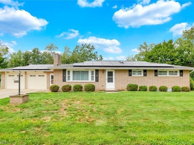 1351 Maple Heights Ln, Coshocton, OH 43812