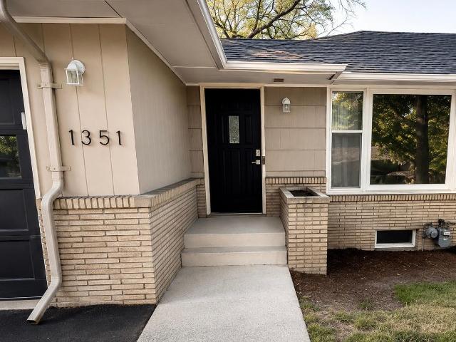1351 Hillcrest Drive NE