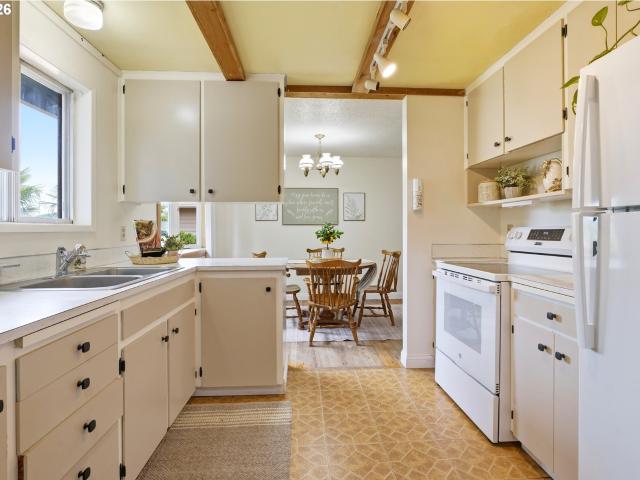 1352 astor way