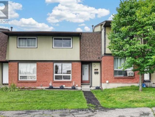 1352 Bakker Court, Ottawa, ON, K1C 2K4 townhouse for sale | Listing ID X13752 | Royal LePage