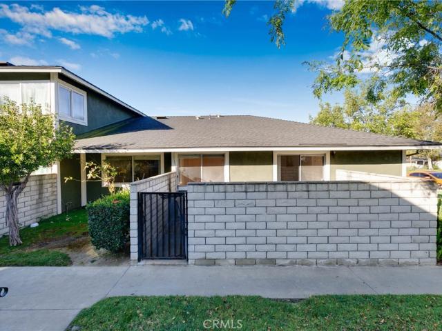 1352 E Fairgrove