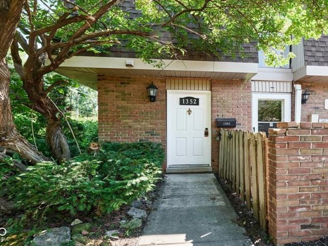 1352 Tishman Ln, Indianapolis, IN 46260