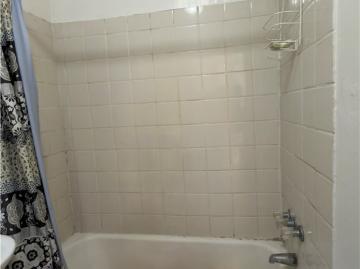 1352 W 60th