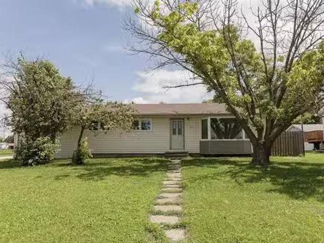 135 8Th Street Nw, Carman, MB, R0G 0J0 house for sale Listi.