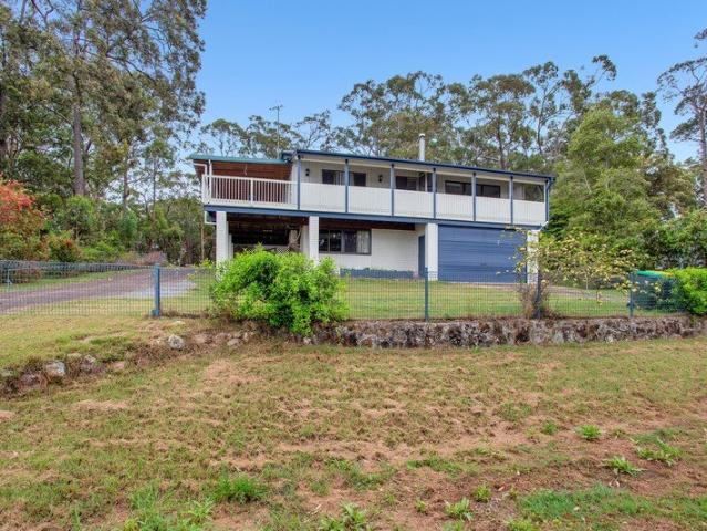 135 Cove Boulevard 2 Bedroom with downstairs granny flat
