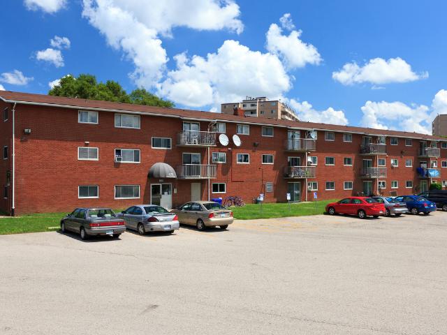 135 Connaught Avenue & 543 Mornington Avenue 2 Bedroom Apartment for Rent at 135 Connaught Ave, London, ON N5Y 3A5 Carling
