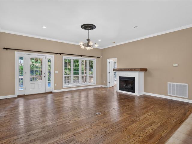 135 Crowes Drive