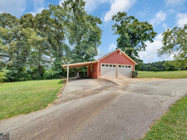 135 Bostwick Road