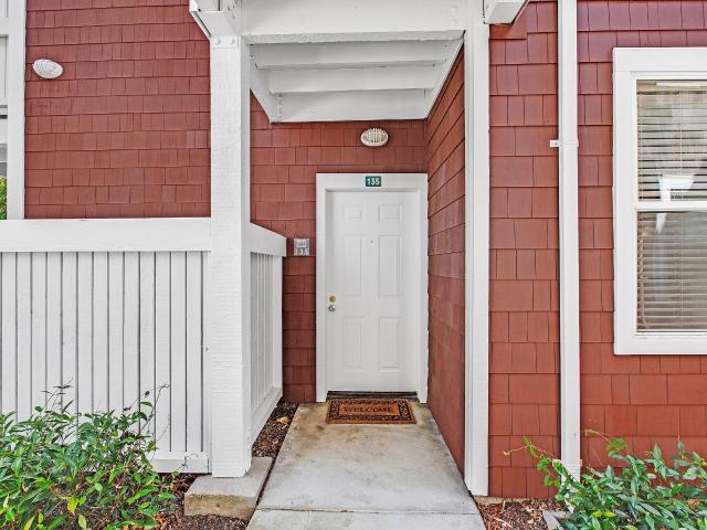 135 Bayside Ct