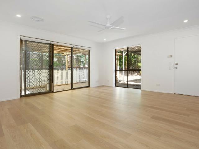 13/5 balfour crescent highland park qld duplexsemi detached for rent lj hooker