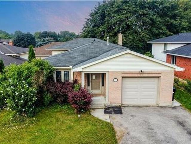 135 Brierdale Drive, Kitchener, ON, N2A 3S8 house for sale | Listing ID 40863 | Royal LePage