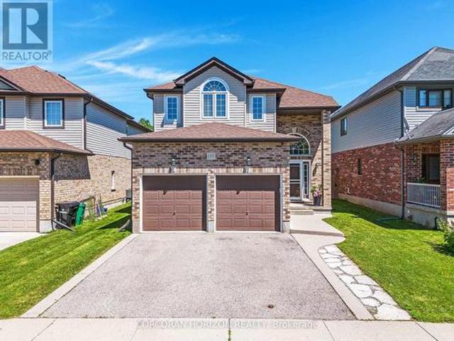 135 Broadoaks Drive, Cambridge, ON, N1T 0A9 house for sale | Listing ID X13635 | Royal LePage