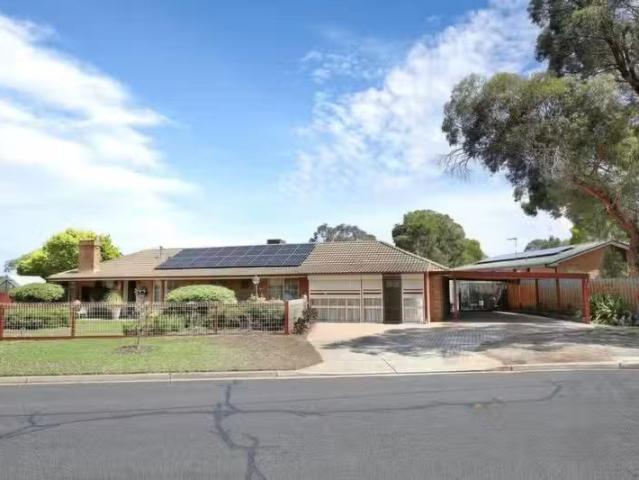 135 Gisborne Melton Road, Kurunjang VIC 3337 House For Lease