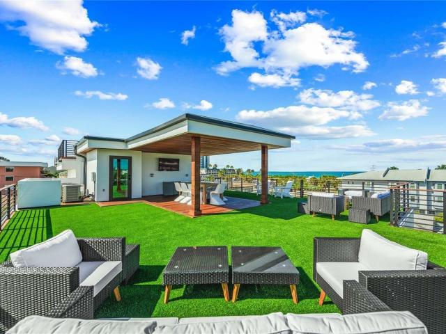 135 Grant Dr, Sarasota, FL