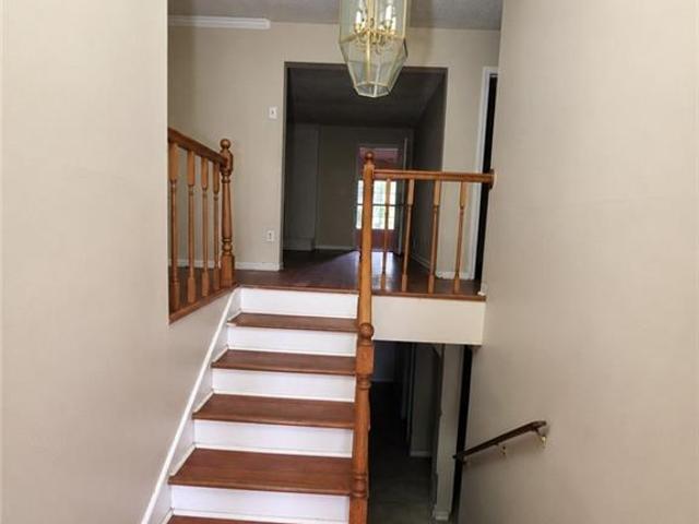 135 Greenhill Court SW
