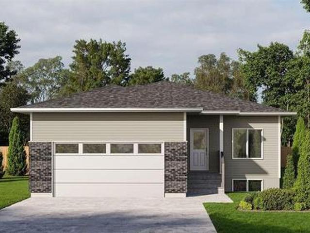 135 Doe Crescent, Shilo, MB, R0K 2A0 house for sale | Listing ID 202603 | Royal LePage