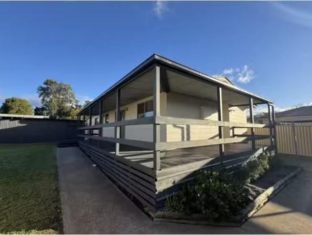 135 Denison Street, Mudgee House for rent Listed by Samantha.