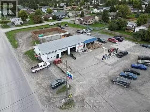 135 Fourth Avenue, Englehart, ON, P0J 1H0 commercial for sal.