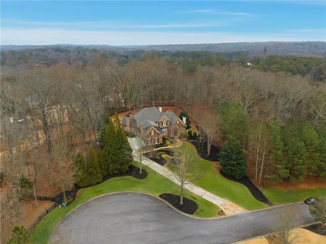 135 Foxhollow Trail
