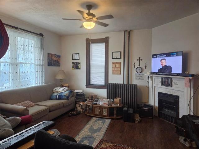 135 Farragut Ave, Vandergrift, PA 15690 | MLS #1748