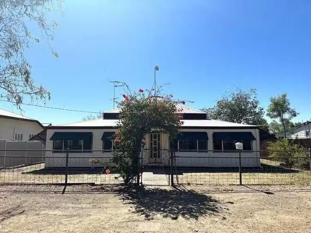 135 Kingfisher Street, Longreach, QLD 4730
