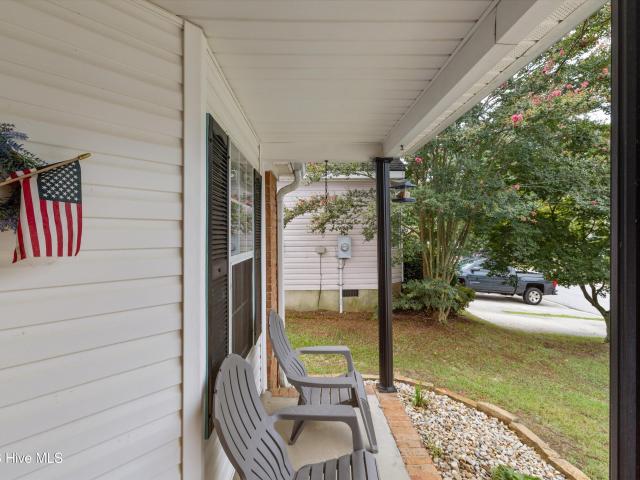 135 Hammond Place Circle