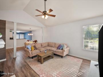 135 Magnolia Ave