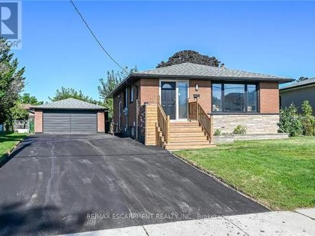 135 Nugent Drive, Hamilton, ON, L8H 2N3 house for sale | Listing ID X13742 | Royal LePage