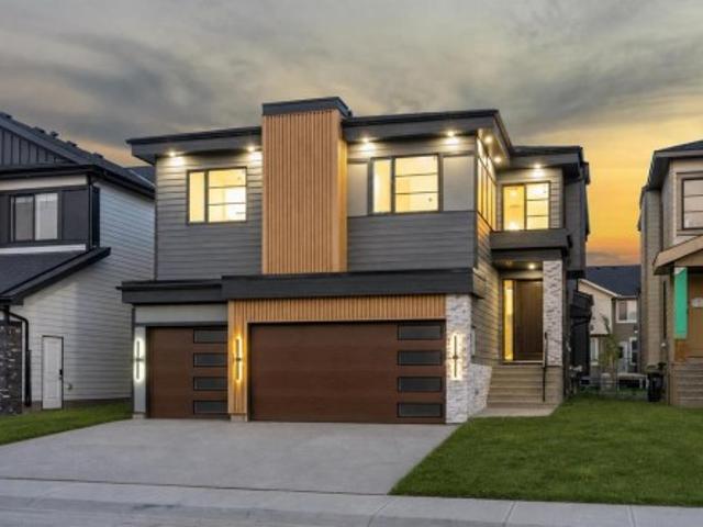 135 South Shore Road, Chestermere, AB, T1X 3G2 house for sale | Listing ID A2340 | Royal LePage