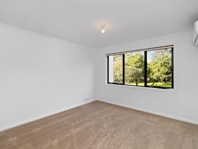 135 Spriggs Dr, CROYDON