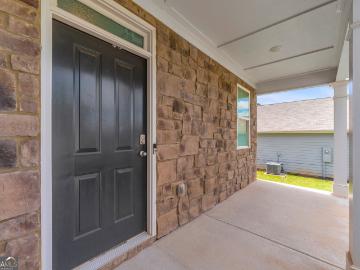 135 Starbuck Parkway