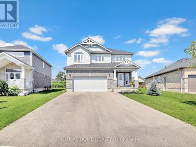 135 Stephenson Way, Minto, ON, N0G 2P0 house for sale | Listing ID X13496 | Royal LePage
