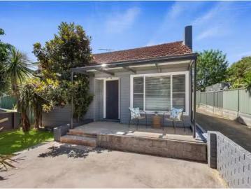 135 Stoney Creek Road, BEXLEY House for rent Listed by Quartz.