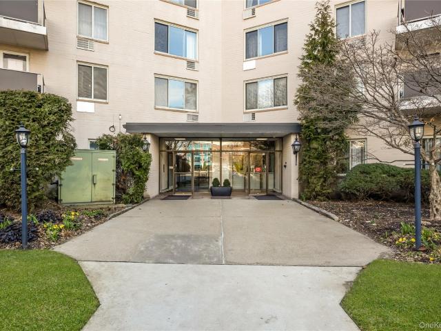 135 Post Avenue 1O